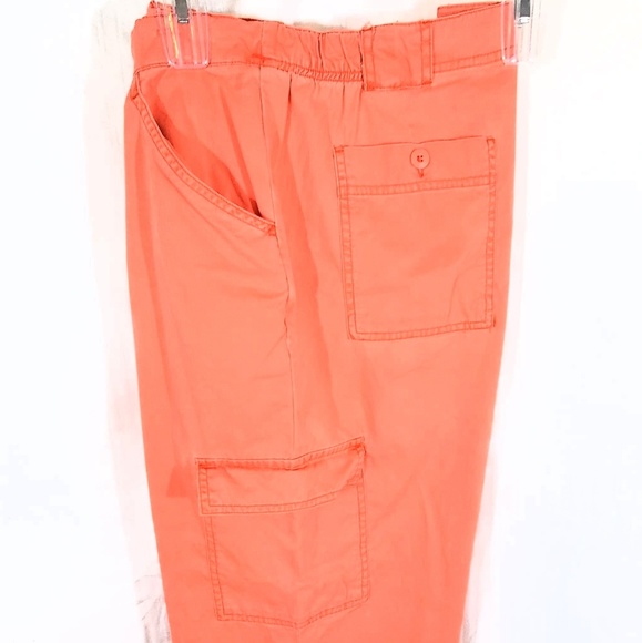 white stag capris with pockets